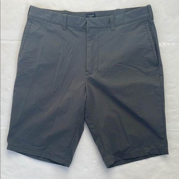 J. Crew Gray 11” Inseam Flat Front Shorts Size 33 - Picture 1 of 12